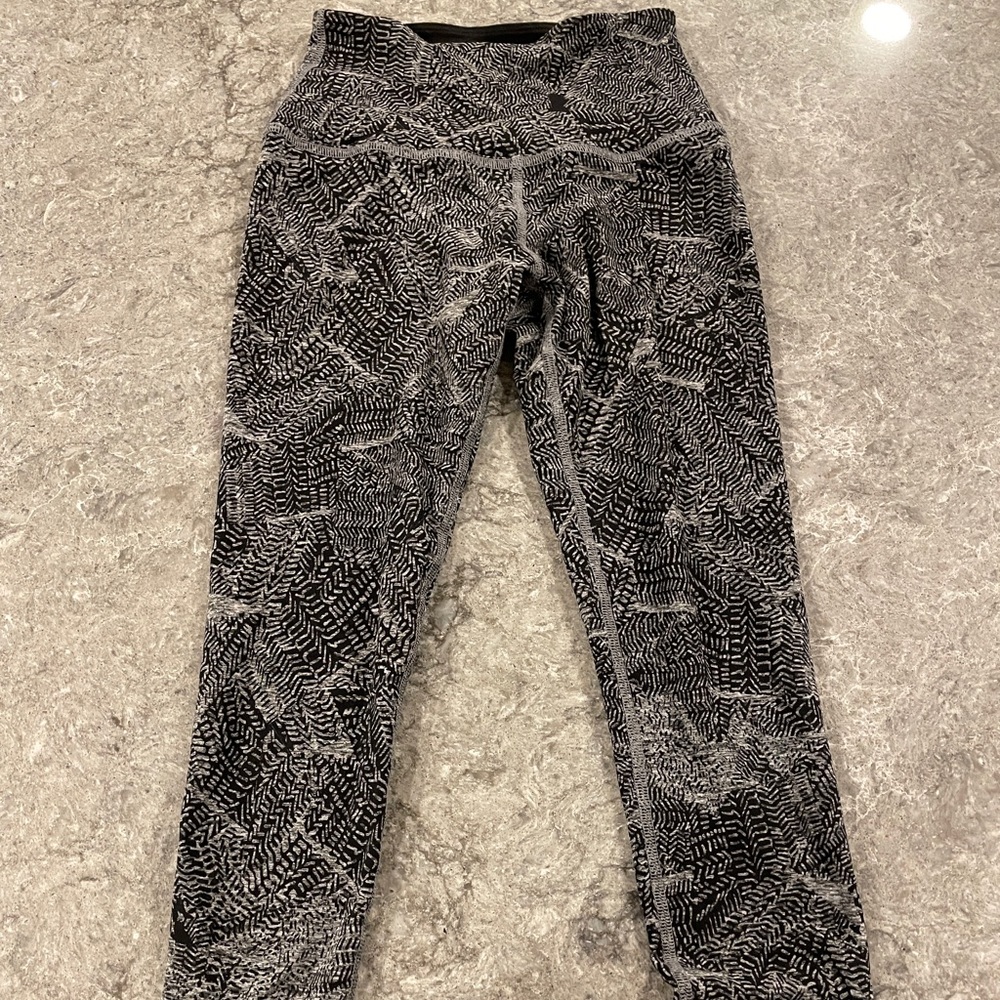 Beyond Yoga Print Midi Leggings S